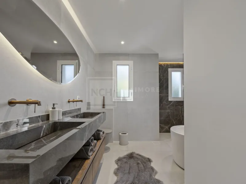 Elegant 3-bedroom Apartment With Sea and Mountain Views in Altos de La Quinta