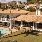 Elegant villa with sea views on an elevated plot in El Paraíso Alto, Benahavís 1