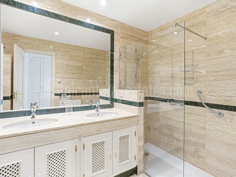 Elegant two-bedroom, beachfront apartment, located in the prestigious Jardin del Mediterráneo, Golden Mile Marbella