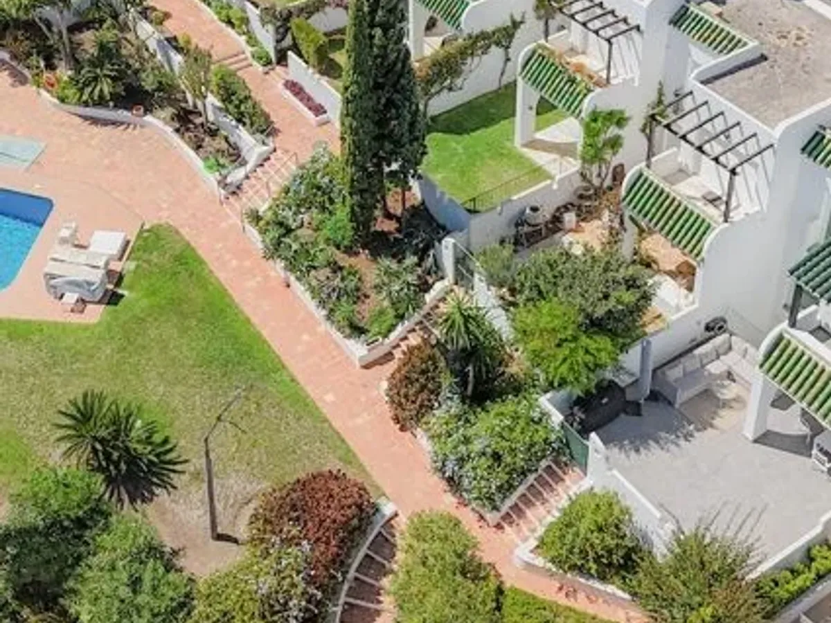 Semi-Detached House with Panoramic Sea Views in Aloha Gardens, Nueva Andalucía