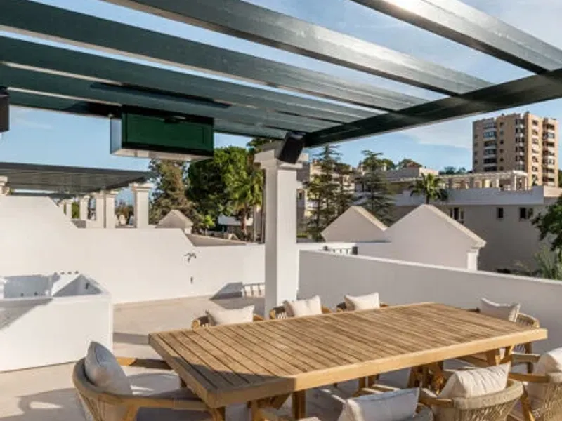 Semi-Detached House with Panoramic Sea Views in Aloha Gardens, Nueva Andalucía