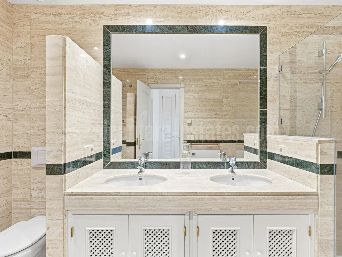 Elegant two-bedroom, beachfront apartment, located in the prestigious Jardin del Mediterráneo, Golden Mile Marbella