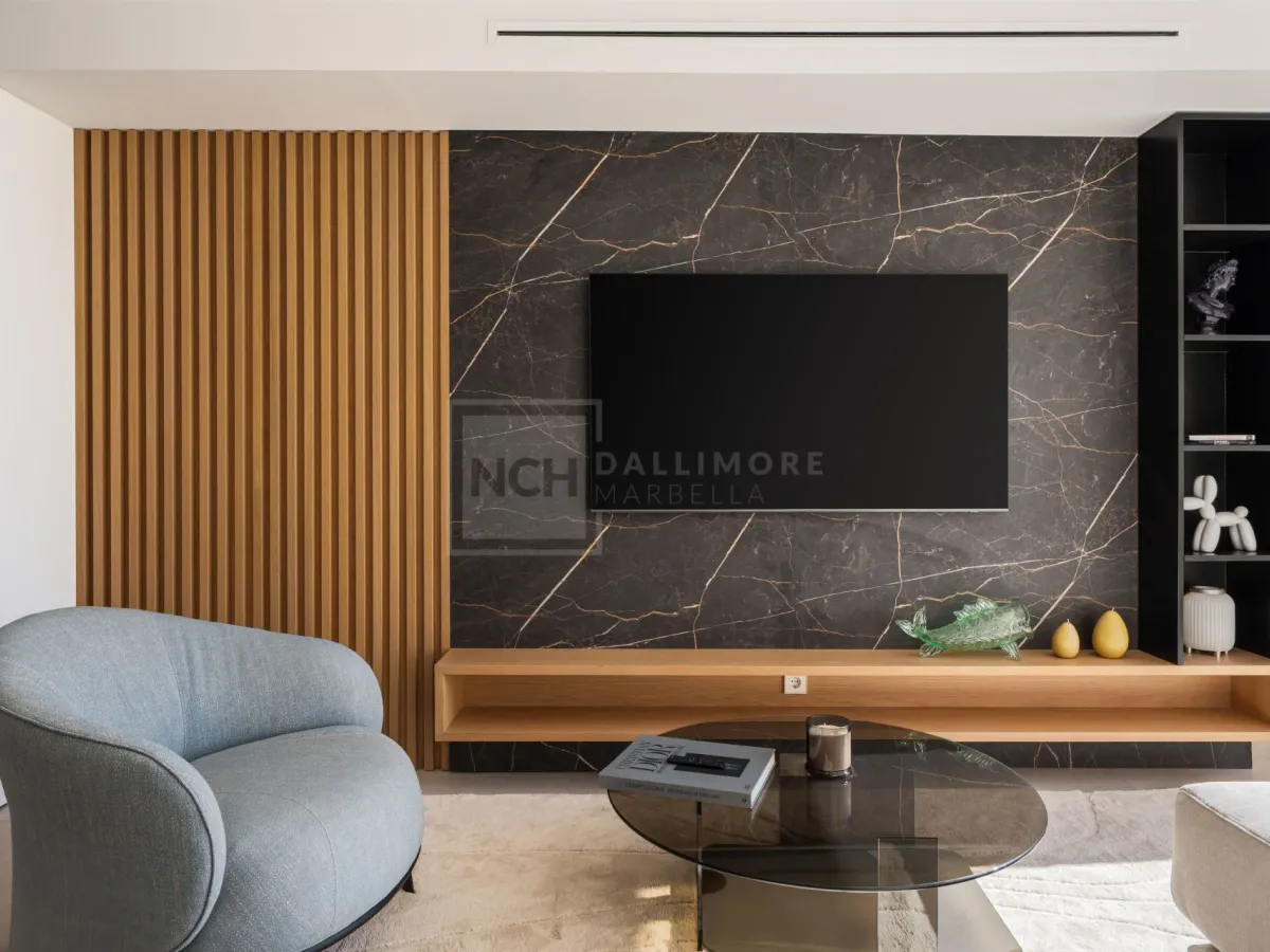 Renovated 3-Bedroom Penthouse With Terrace And La Concha To Sea Views