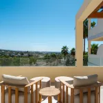 Renovated 3-Bedroom Penthouse With Terrace And La Concha To Sea Views 8