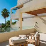 Renovated 3-Bedroom Penthouse With Terrace And La Concha To Sea Views 10