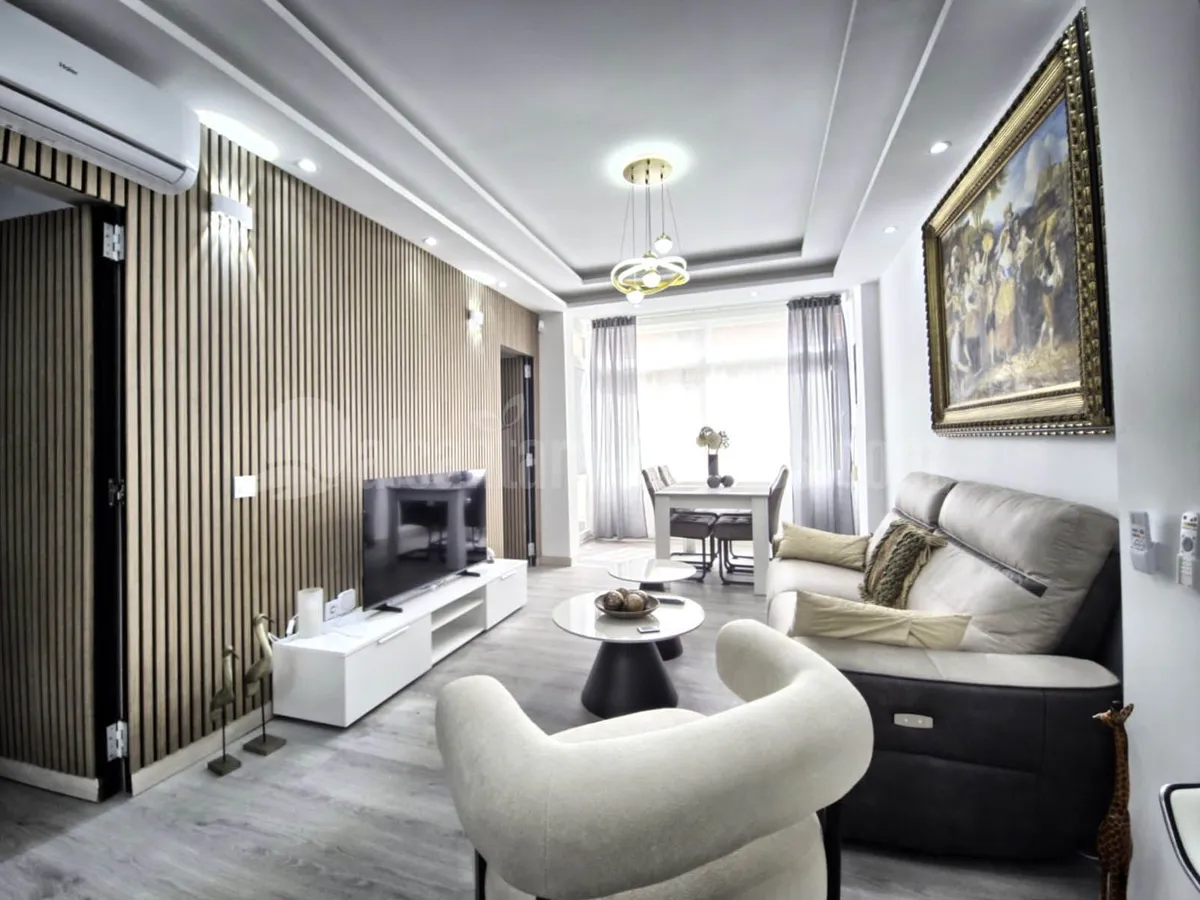 Beautifully refurbished 2 bedroom apartment beachside in the heart of Marbella