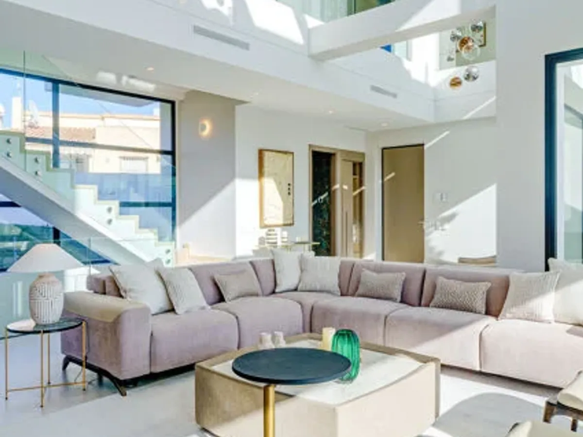 Beachside Villa in Marbesa, Marbella East