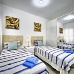 Beautifully refurbished 2 bedroom apartment beachside in the heart of Marbella 9