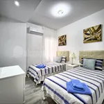 Beautifully refurbished 2 bedroom apartment beachside in the heart of Marbella 10