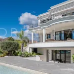 Elegant Classical Villa with Panoramic Views in La Alquería, Benahavís 1