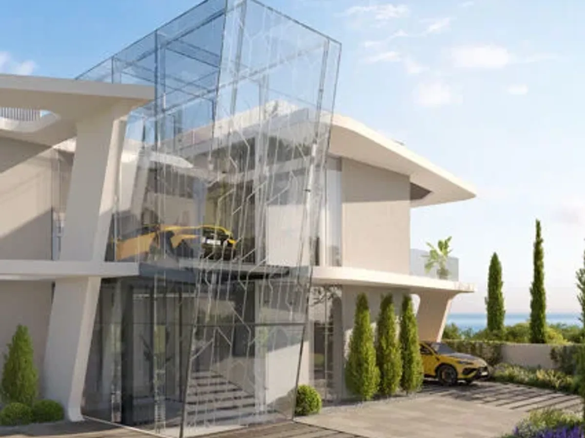 Elegant Classical Villa with Panoramic Views in La Alquería, Benahavís