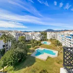 Fantastic, southwest-facing four-bedroom duplex penthouse, set in a prime position within the prestigious Puerto Banús, Marbella 3