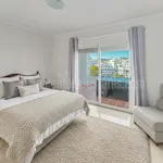 Fantastic, southwest-facing four-bedroom duplex penthouse, set in a prime position within the prestigious Puerto Banús, Marbella 8