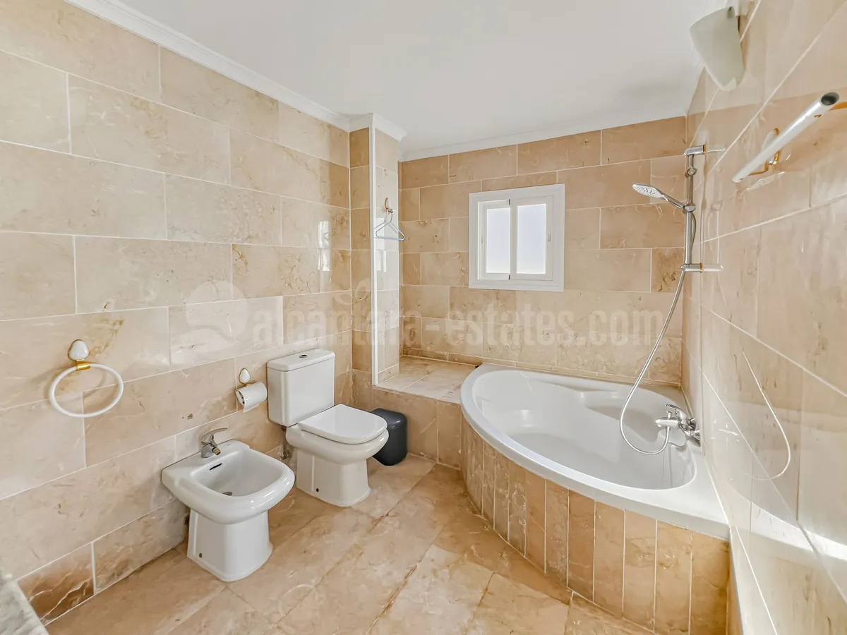 Fantastic, southwest-facing four-bedroom duplex penthouse, set in a prime position within the prestigious Puerto Banús, Marbella