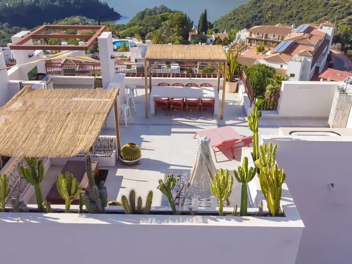 3 Bedroom Apartment For SaleIstán