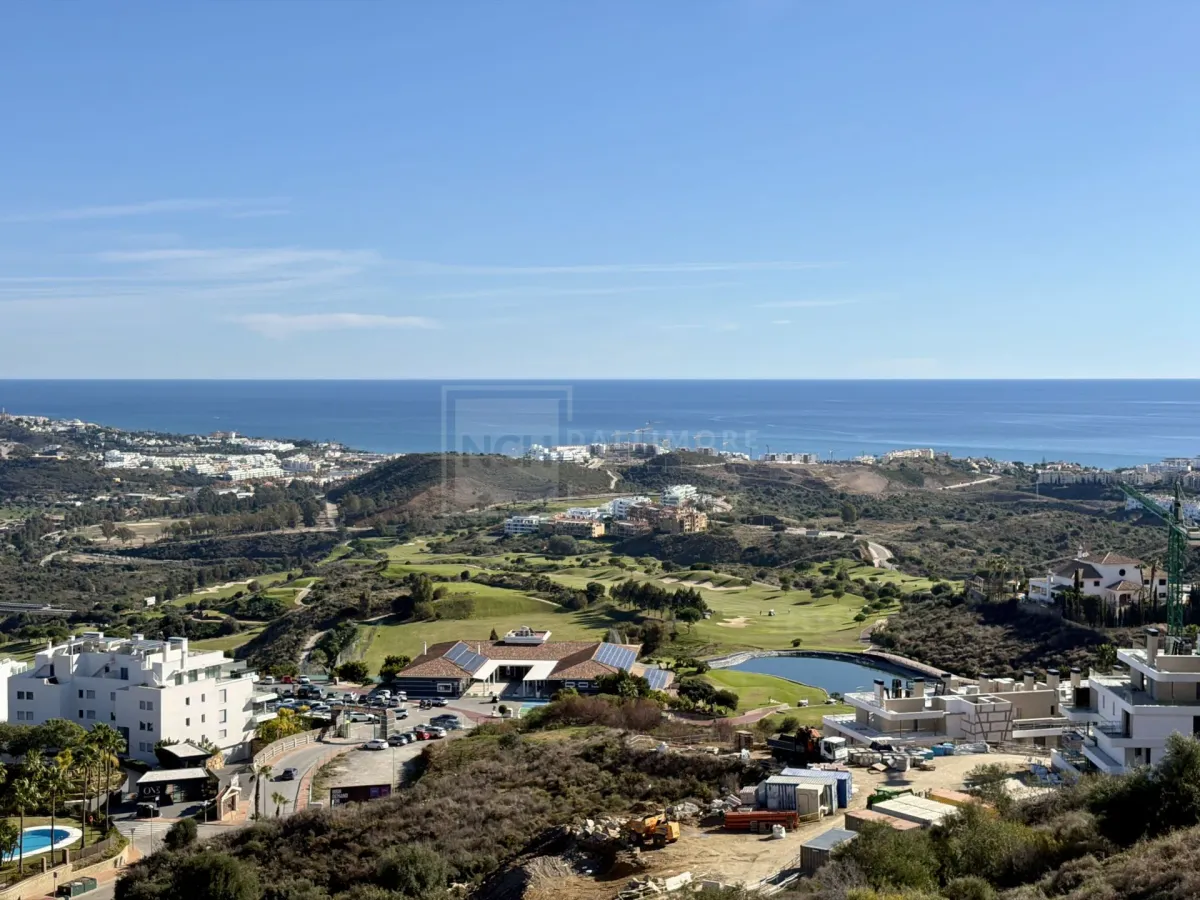 Amazing duplex penthouse with 360 views.