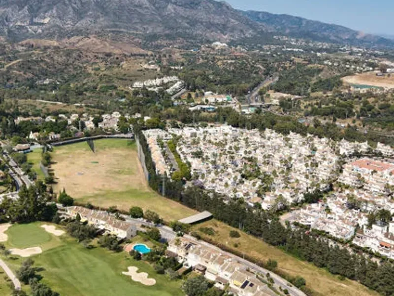 Renovated Townhouse in Alcores del Golf, Nueva Andalucía