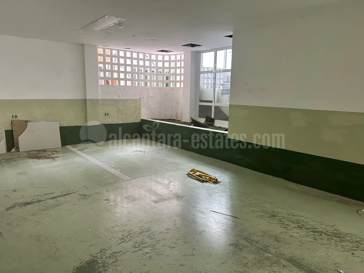 GRATE 2 BED APARTMENT WITH PRECIOUS VIEWS TO RIO REAL GOLF