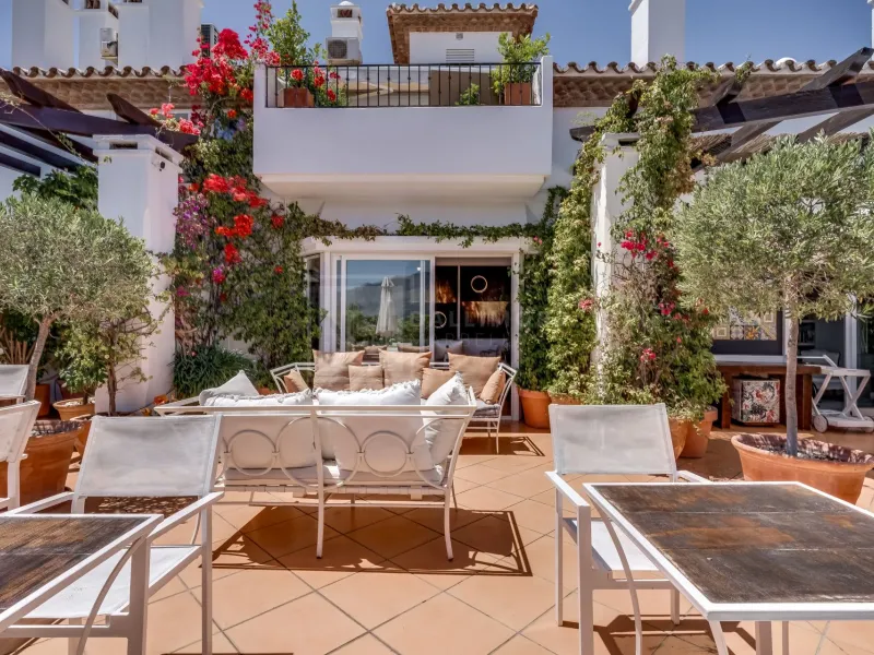 Amazing property with panoramic views!