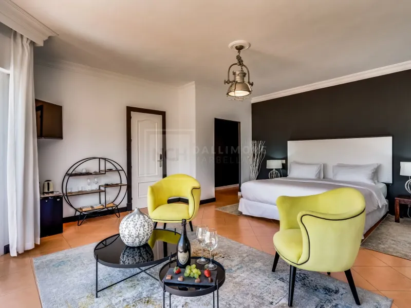 Amazing property with panoramic views!