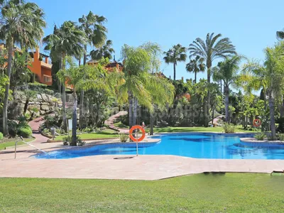 Superb three bedroom, south facing townhouse in Paraiso Bellevue, in El Paraiso on the New Golden Mile