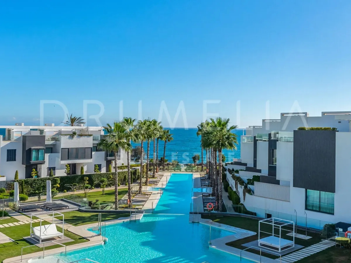 The Island 29 - The Island - Modern luxury townhouse with sea and mountain views in frontline beach residence in Estepona