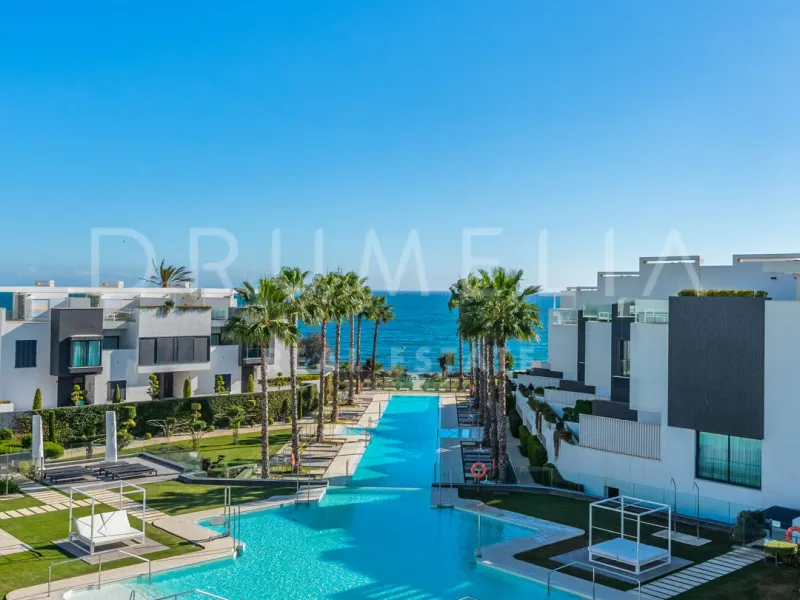 The Island 29 - The Island - Modern luxury townhouse with sea and mountain views in frontline beach residence in Estepona
