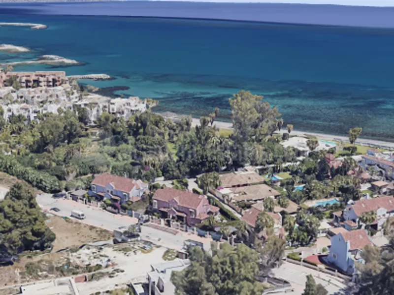 BRAND NEW BEACHSIDE VILLA BETWEEN PUERTO BANUS & SAN PEDRO DE ALCANTARA