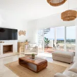 Elegant penthouse in Paraiso Pueblo featuring sea views, spacious terraces, and full facilities. 2