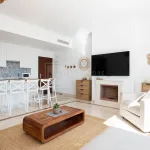 Elegant penthouse in Paraiso Pueblo featuring sea views, spacious terraces, and full facilities. 6