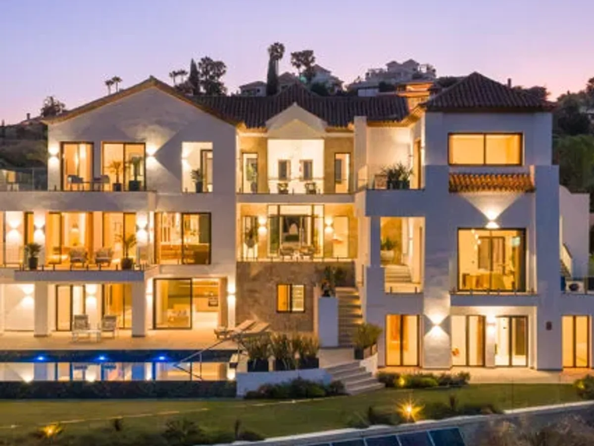 Blue Horizon - Stunning contemporary house with panoramic sea views in Los Flamingos Golf Resort, Benahavis