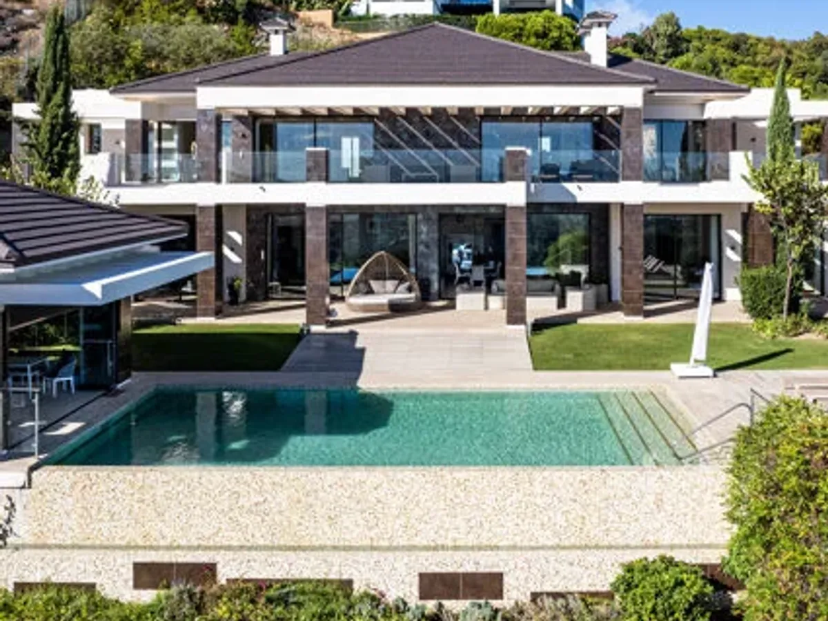 Villa Futura - Unique ultramodern state-of-art luxury villa with wow factor in La Reserva de Alcuzcuz, Benahavis