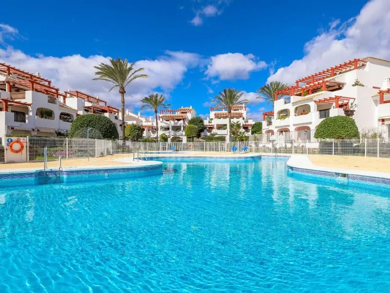 EXCEPTIONAL GARDEN APARTMENT IN RESIDENCIAL NORAY SAN PEDRO BEACH  JUST 100M FROM THE BEACHFRONT PROMENADE