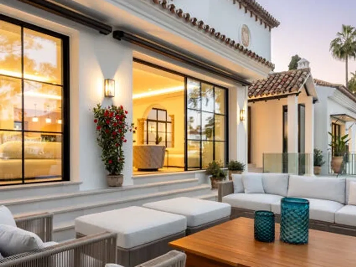 Casa Cielo - Magnificent modern villa with panoramic sea, mountain and golf views in El Herrojo, Benahavís