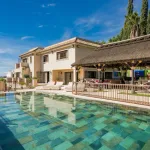 Casa Cielo - Magnificent modern villa with panoramic sea, mountain and golf views in El Herrojo, Benahavís 9