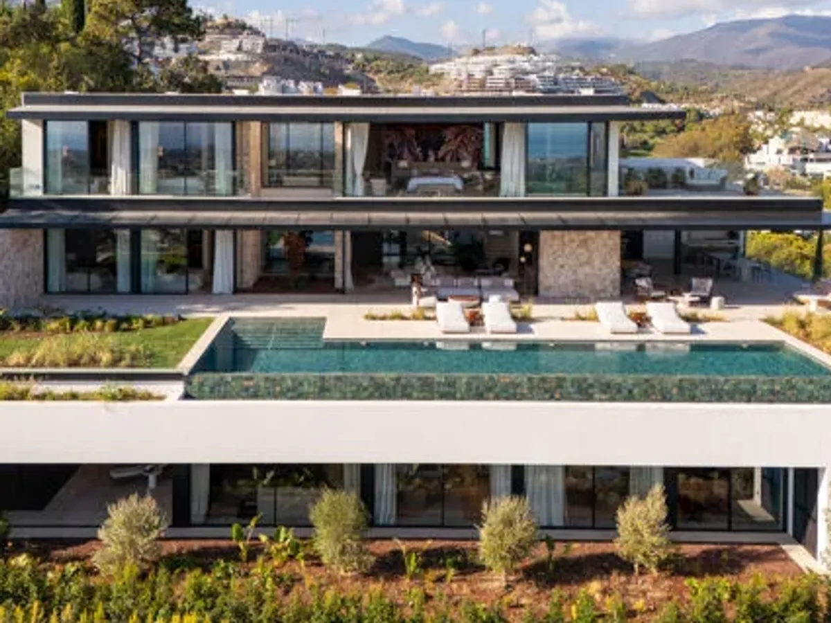 Casa Cielo - Magnificent modern villa with panoramic sea, mountain and golf views in El Herrojo, Benahavís