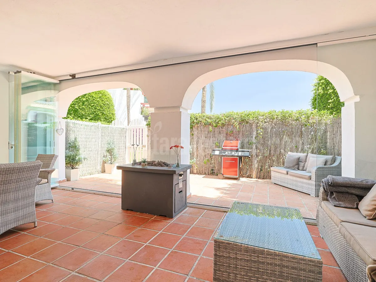 EXCEPTIONAL GARDEN APARTMENT IN RESIDENCIAL NORAY SAN PEDRO BEACH  JUST 100M FROM THE BEACHFRONT PROMENADE