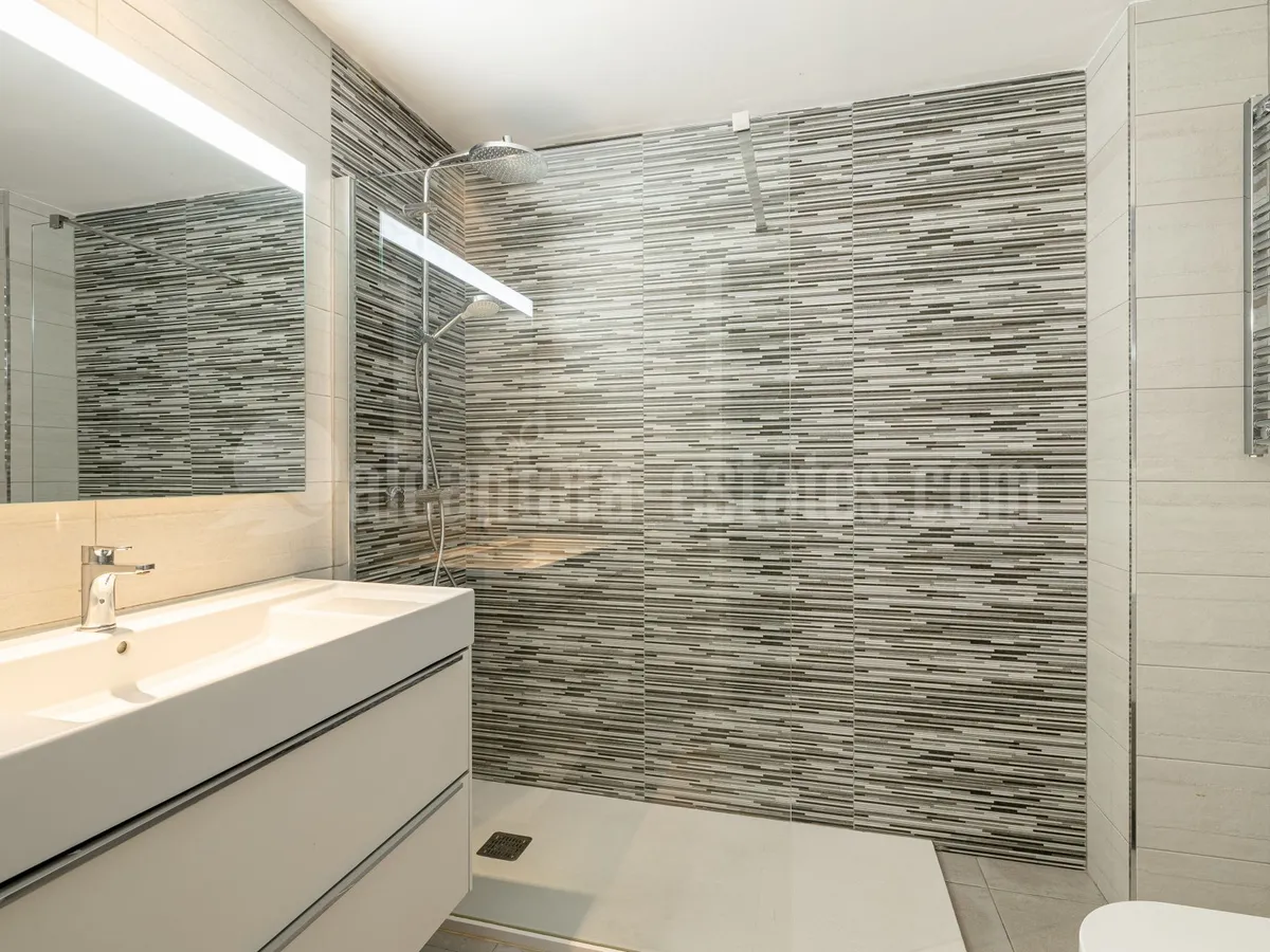 EXCEPTIONAL GARDEN APARTMENT IN RESIDENCIAL NORAY SAN PEDRO BEACH  JUST 100M FROM THE BEACHFRONT PROMENADE