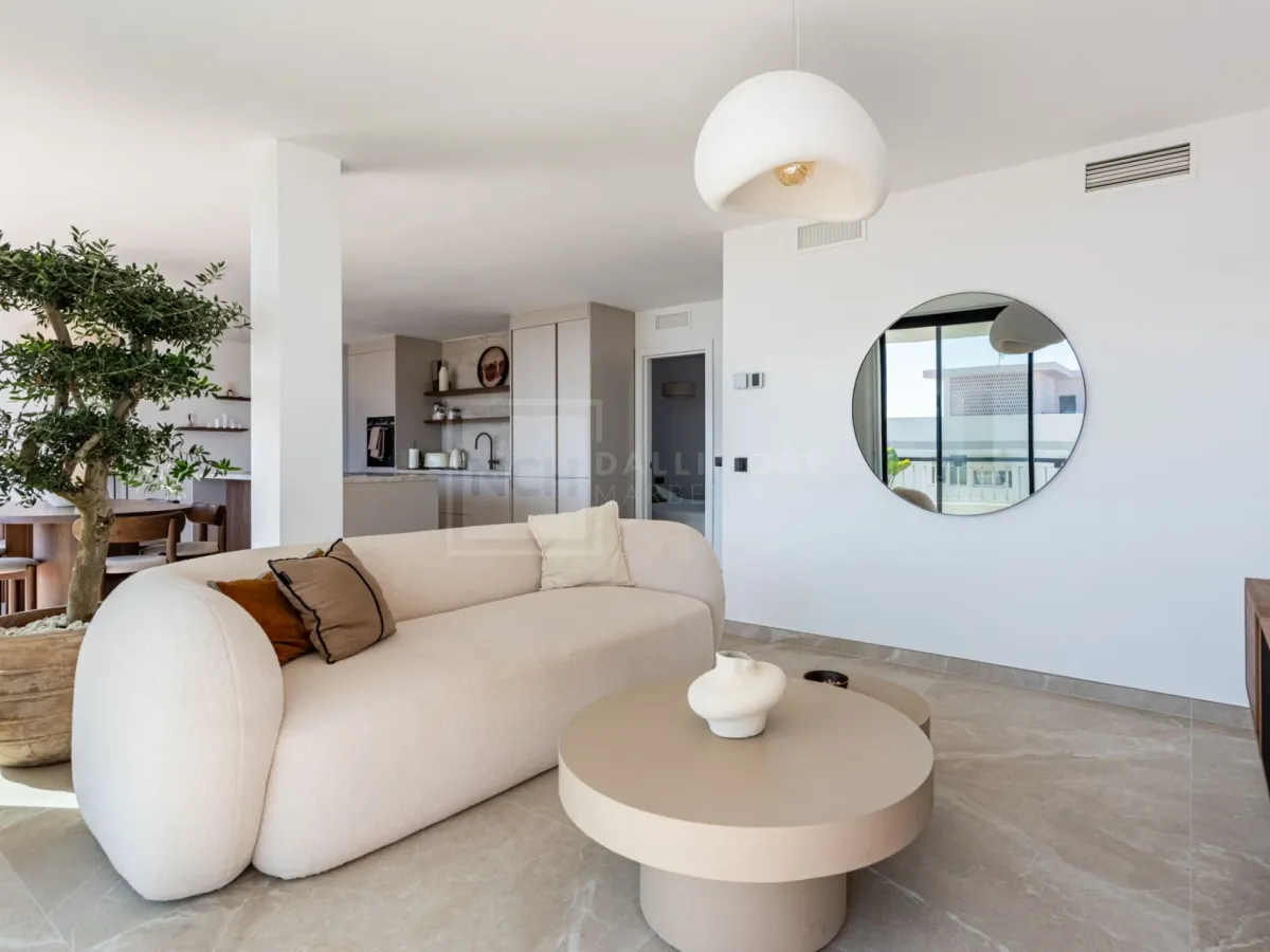 FULLY REFURBISHED 3-BEDROOM PENTHOUSE LOCATED IN MARBELLA CENTRO