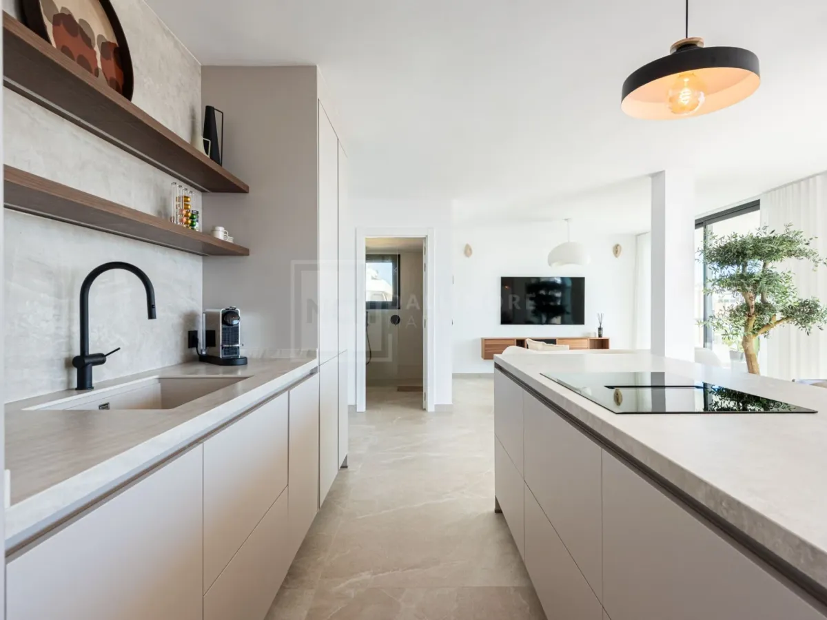 FULLY REFURBISHED 3-BEDROOM PENTHOUSE LOCATED IN MARBELLA CENTRO