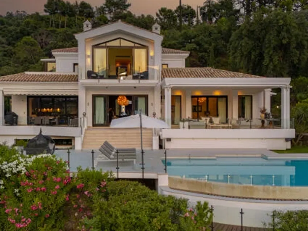 Villa Shiro: Truly Breath-taking Modern Mansion with Wow-Factor in High-End La Zagaleta, Benahavis