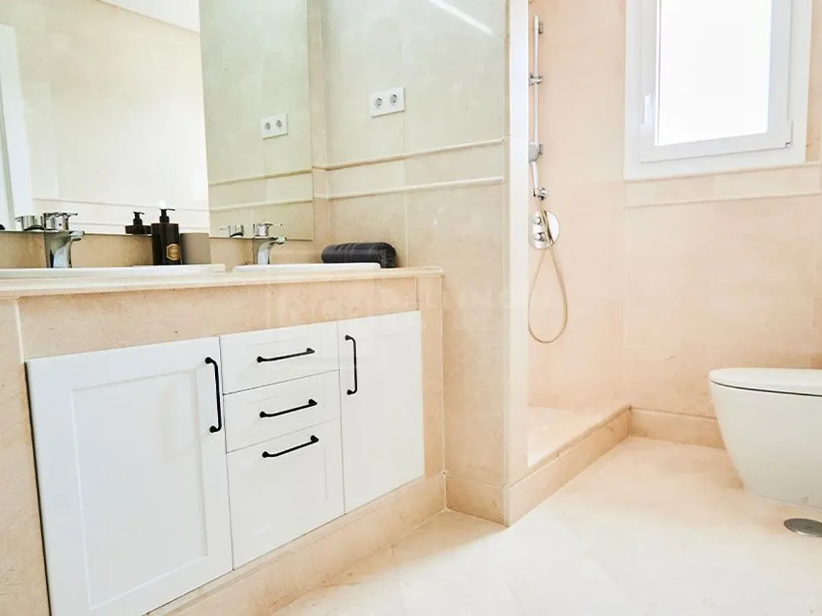 2-BEDROOM FULLY FURNISHED PENTHOUSE IN NUEVA ANDALUCIA