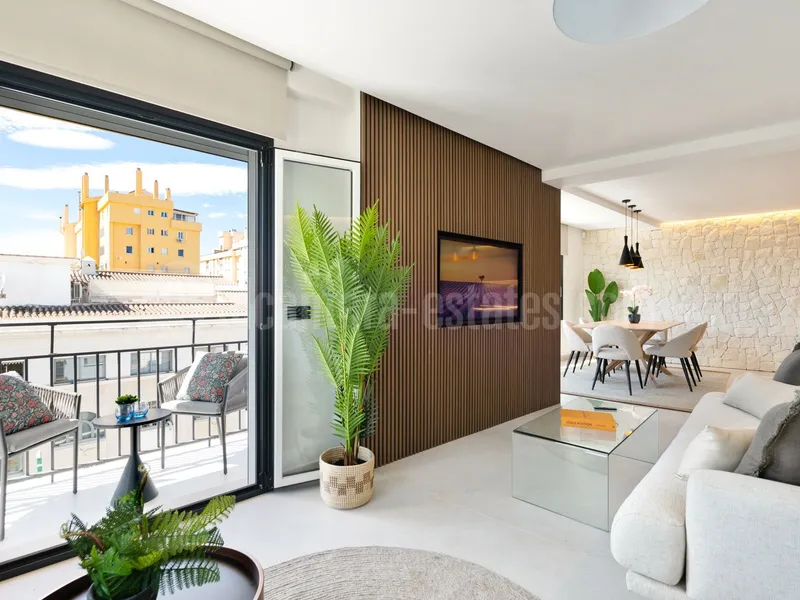 Fully renovated penthouse apartment with fantastic sea views in centre of San Pedro de Alcantara