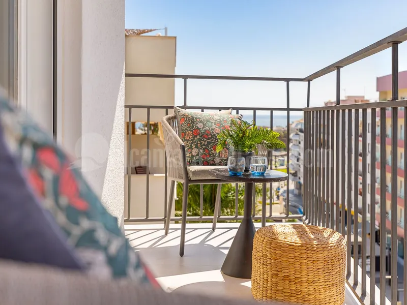 Fully renovated penthouse apartment with fantastic sea views in centre of San Pedro de Alcantara