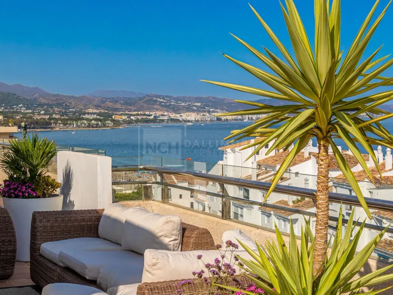 3-BEDROOM PENTHOUSE WITH SEA VIEWS IN THE HEART OF PUERTO BANUS