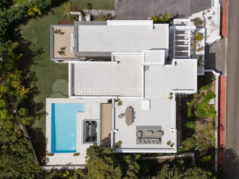 LUXURY CONTEMPORARY VILLA FOR SALE IN URB. LA PERA, NEAR PUERTO BANUS