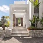 LUXURY CONTEMPORARY VILLA FOR SALE IN URB. LA PERA, NEAR PUERTO BANUS 5