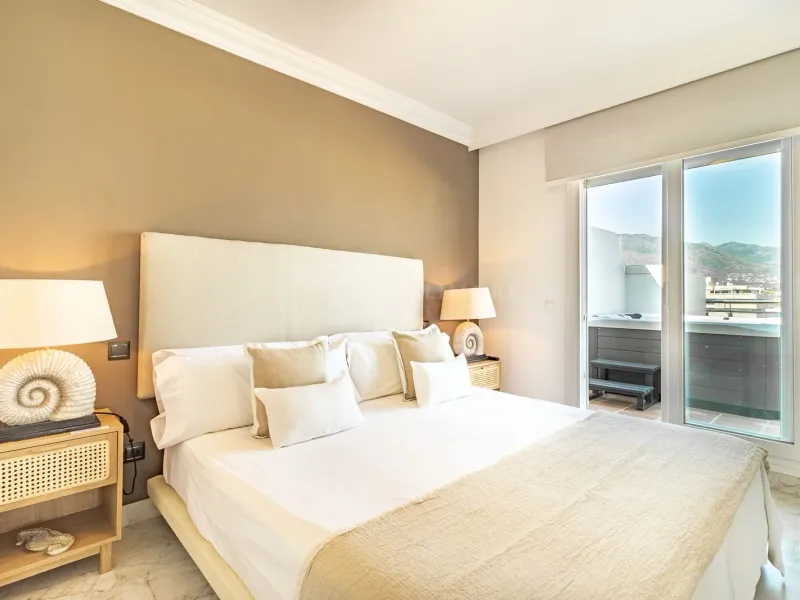 3-BEDROOM PENTHOUSE WITH SEA VIEWS IN THE HEART OF PUERTO BANUS