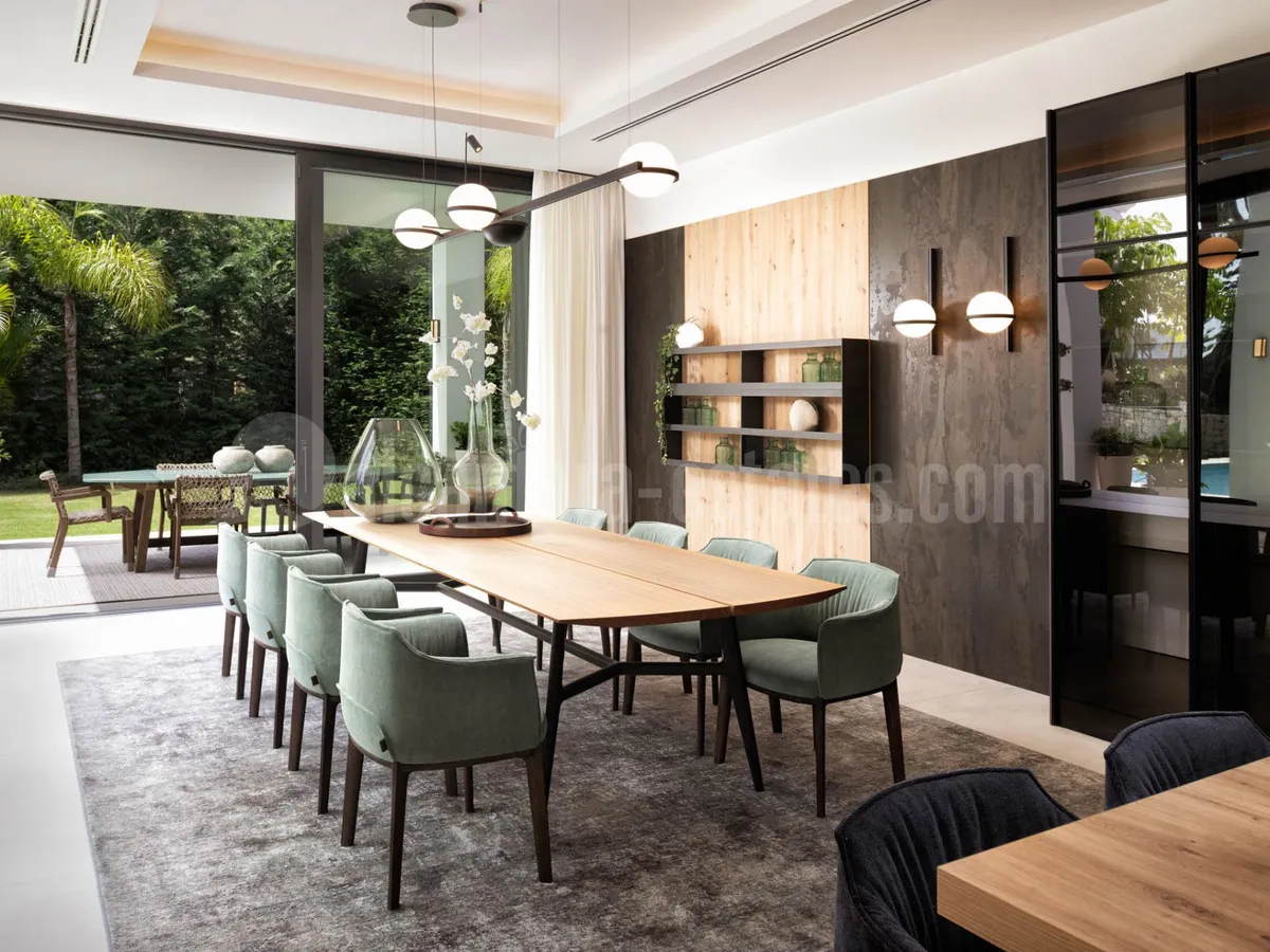 LUXURY CONTEMPORARY VILLA FOR SALE IN URB. LA PERA, NEAR PUERTO BANUS