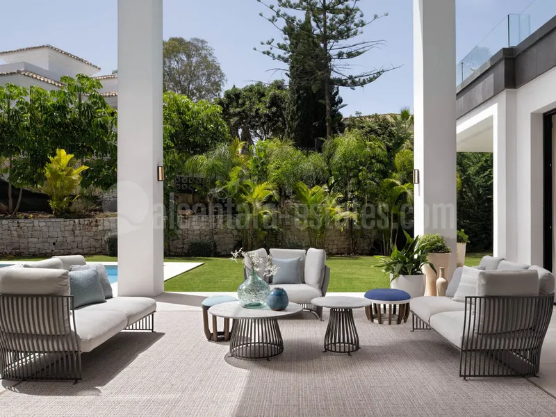 LUXURY CONTEMPORARY VILLA FOR SALE IN URB. LA PERA, NEAR PUERTO BANUS